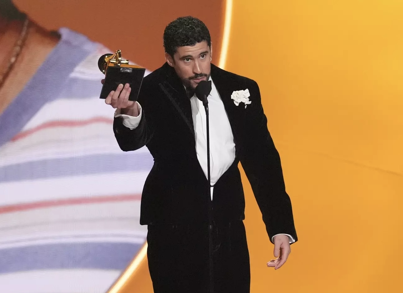 Casa Blanca arremete contra Bad Bunny por críticas a Trump