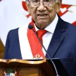 José María Balcázar asume la presidencia interina en Perú tras destitución de José Jerí