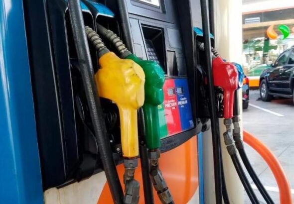 El Gobierno aumenta 5 pesos al precio de gasolinas y el diesel