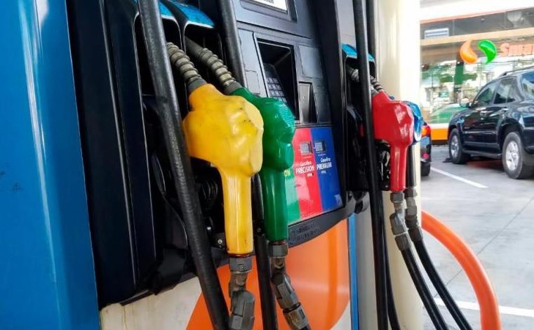 El Gobierno aumenta 5 pesos al precio de gasolinas y el diesel