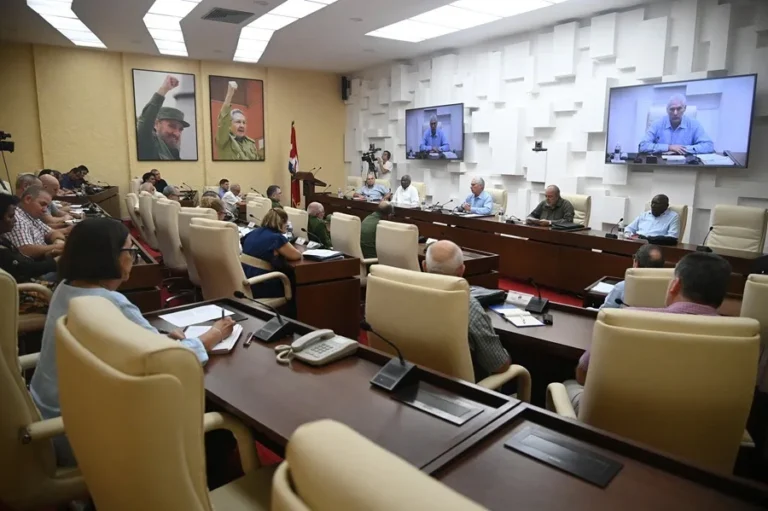 El Gobierno cubano confirma «conversaciones» con representantes de EEUU