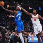 Holmgren y Gilgeous-Alexander ayudan al Thunder a vencer a los Knicks 
