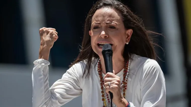 María Corina Machado recorrerá Venezuela al llegar al país, dice su partido