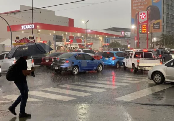 Vaguada provocará aguaceros esta tarde y mantienen alertas por inundaciones