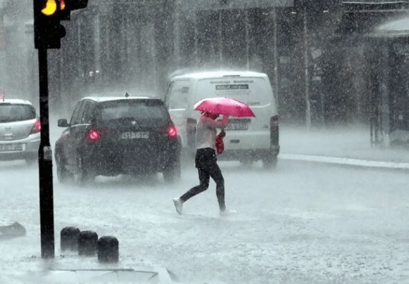 ¡No dejes tu paraguas! Vaguada provocará lluvias y tormentas en varias provincias