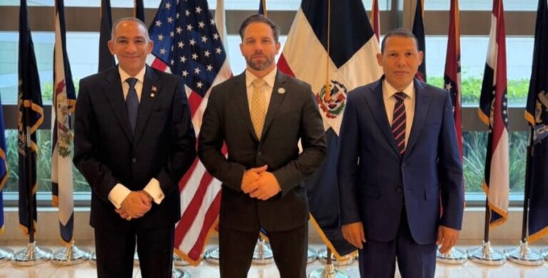 EE.UU. y República Dominicana refuerzan cooperación contra el narcoterrorismo en el Caribe