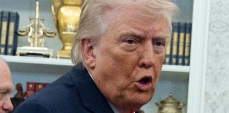 Trump extiende ultimátum al 6 de abril para Irán abra estrecho