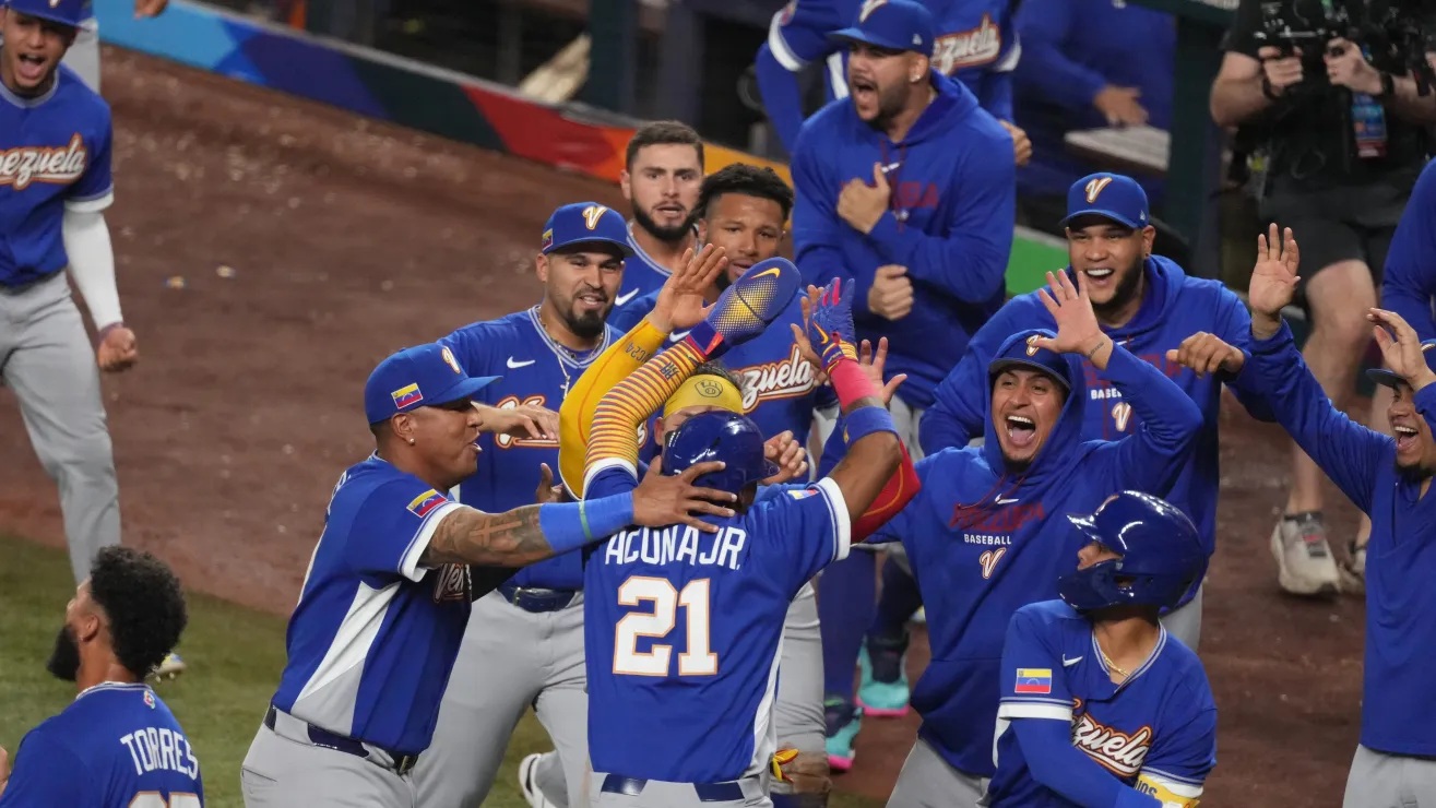 Venezuela vence Italia y jugará final Clásico Mundial con EEUU