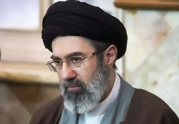 El nuevo líder supremo de Irán desafía a EU, pide cerrar Ormuz