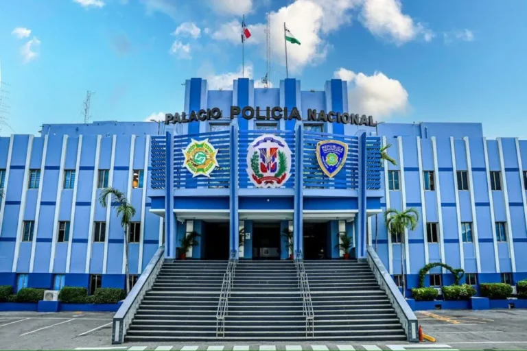 Prisión para tres oficiales de la PN por robar más de RD$1.2 millones en San Cristóbal