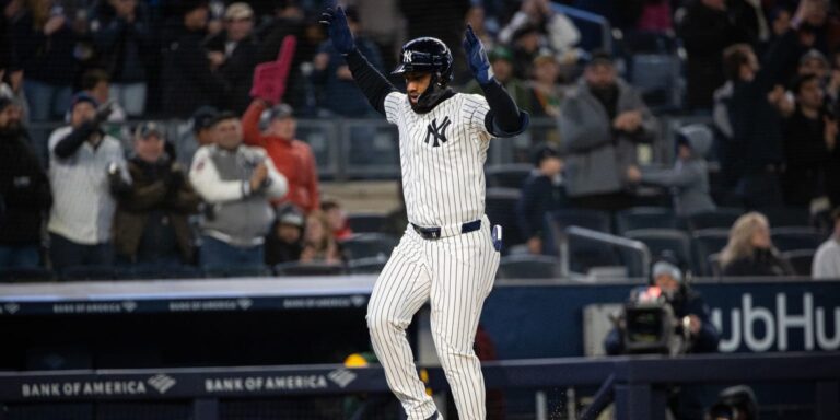 Amed Rosario conectó dos cuadrangulares para llevar a los Yanquis a una victoria sobre los Atléticos de Oakland