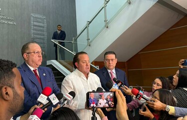 Comisión del Gobierno se reúne esta tarde con Danilo Medina en busca de consenso por la crisis en Medio Oriente
