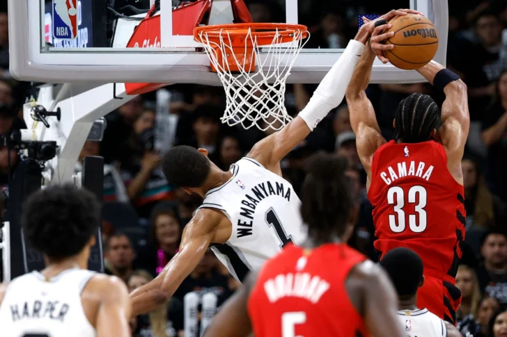 NBA HOY: resultados. Los Spurs clasifican con autoridad y Knicks quedan a una