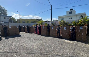 Desmantelan banda de contrabando: incautados más de 500 televisores y vehículos en Santo Domingo Este