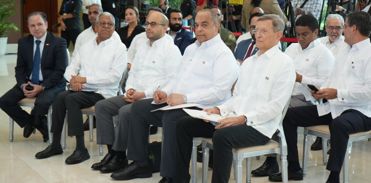 Gobierno ordena todos los ingresos de consulados sean entregados al Estado