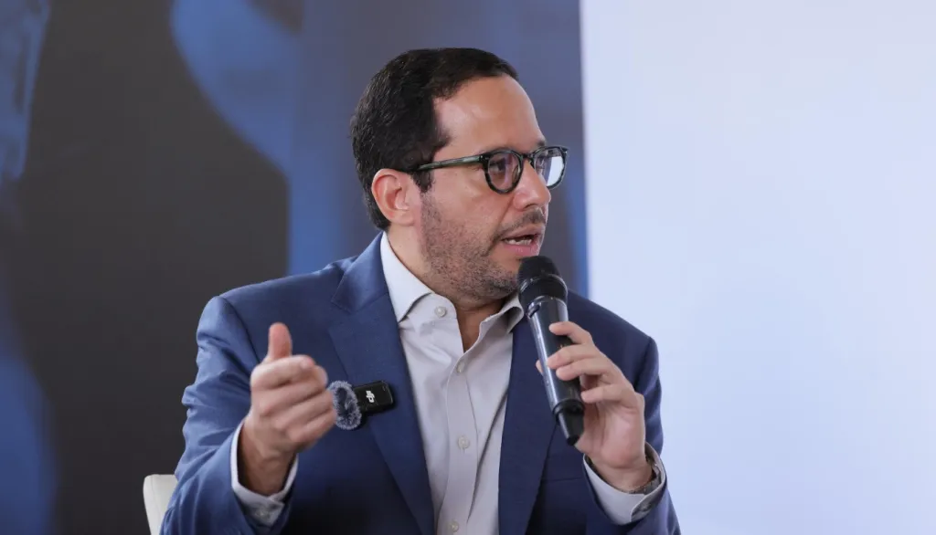 Gobierno dispone jornada laboral reducida en sector público por lluvias