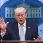 Trump ataca al Papa y dice que “debería dejar de complacer a la izquierda radical”