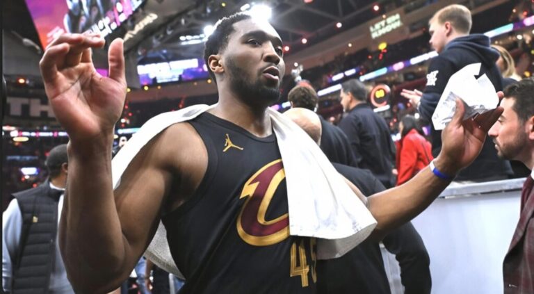 Cleveland supera a Raptors y «enfila cañones» hacia Detroit