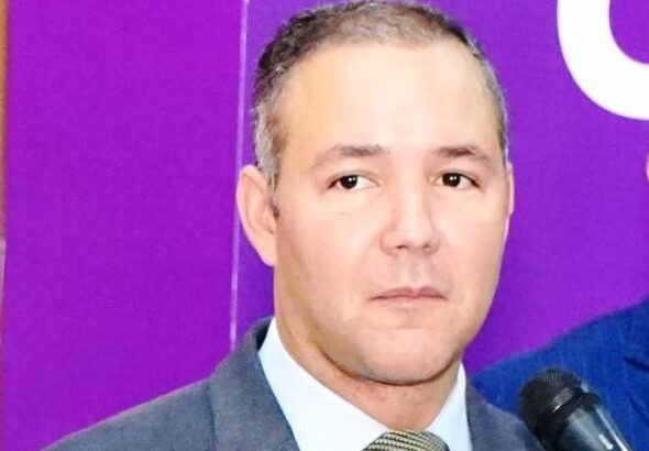 Johnny Pujols cuestiona el momento de la prohibición de encuestas dispuesto por la JCE