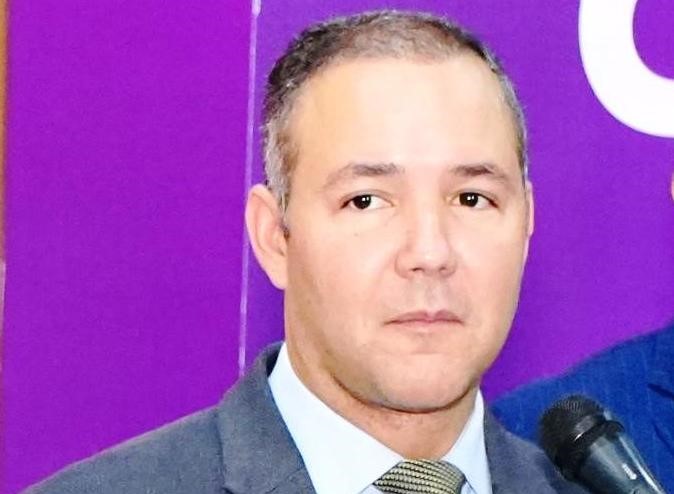 Johnny Pujols cuestiona el momento de la prohibición de encuestas dispuesto por la JCE