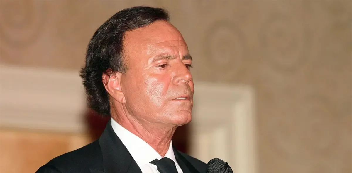 Julio Iglesias se querellará contra vicepresidenta española: conoce la razón
