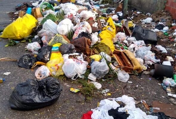 Ciudadanos en Santo Domingo Este denuncian problemas con recogida de basura