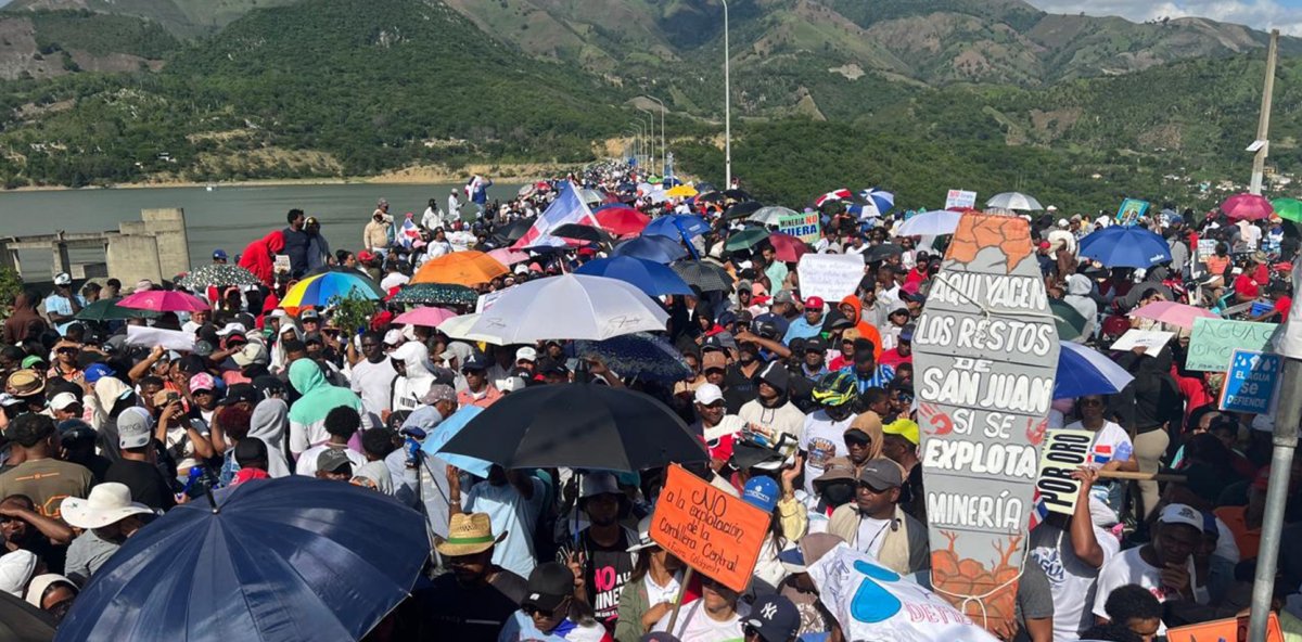 Miles marchan contra explotación minera, agua y medio ambiente