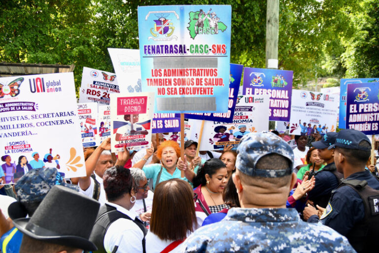 En la RD trabajadores de salud protestan por los bajos salarios
