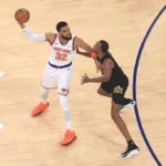 Towns con doble-doble ayuda a Knicks a superar a Cleveland en primer juego de la final del Este de la NBA