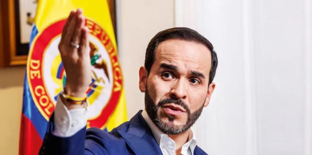 Partidos de oposición unen fuerzas para apoyar candidatura de Abelardo de Espriella en la segunda vuelta en Colombia