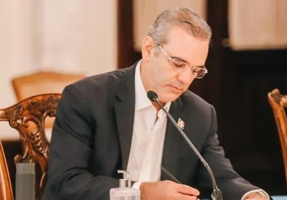 Presidente dominicano promulga la Ley de Reforma Tributaria