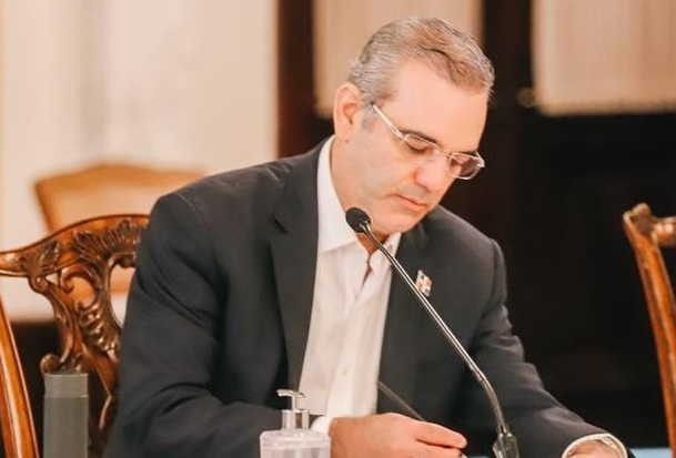 Presidente dominicano promulga la Ley de Reforma Tributaria