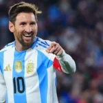 Lionel Messi destroza a Argelia con un triplete en el debut de Argentina