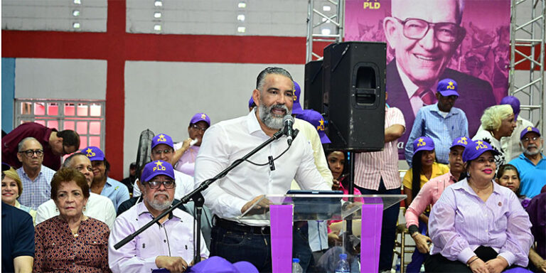 Luis Alberto: “El PRM ha endeudado al país para empobrecer a la población y llevar la economía a la estanflación”