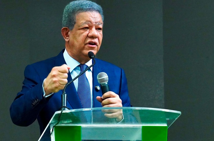 Radhamés Jiménez desmiente renuncias masivas en la Fuerza del Pueblo y alegada enfermedad de su presidente Leonel Fernández