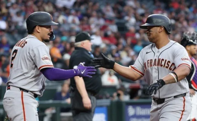 Los dominicanos Rafael Devers y Willy Adames conectaron de jonron en la victoria de los Gigantes