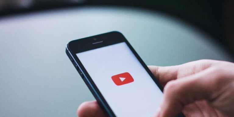 YouTube asegura que el veto británico a los menores les empujará a redes «menos seguras»