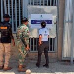 Clausuran almacén en San Cristóbal y retiran toneladas de productos vencidos y carne en descomposición