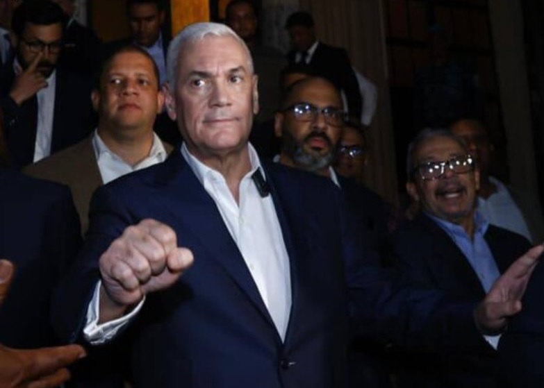 Gonzalo tras no ha lugar: «Voy con to’, seré Presidente de RD»