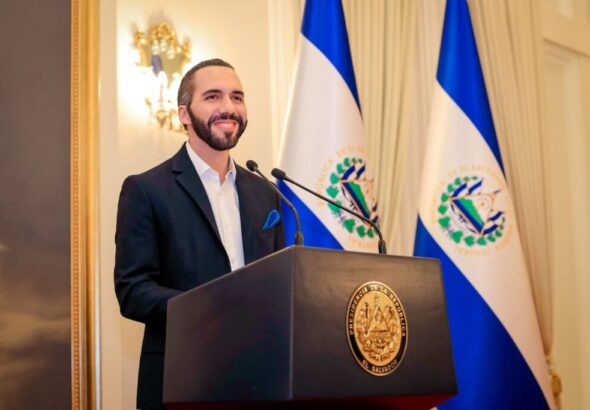 Bukele inscribe precandidatura para aspirar a un tercer mandato en El Salvador