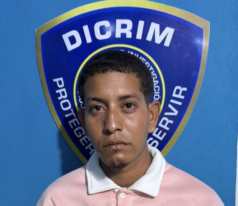 Policía informa entrega voluntaria de hombre acusado de quitarle la vida a su pareja en Higüey