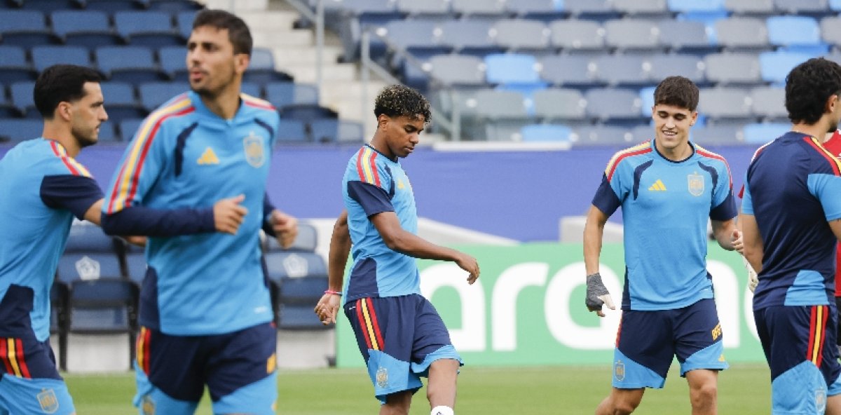 España se prepara para el juego de hoy con Austria