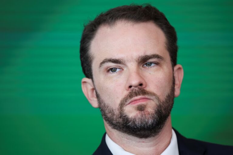 Ministro de Hacienda de Brasil llama “payaso” a Milei y aviva la crisis diplomática con Argentina
