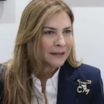 Carolina Mejía deja entrever que Alofoke le está comiendo los caramelos; dice las encuestas son fotografías del momento