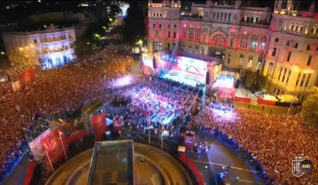 ESPAÑA: Millones salen a las calles para festejar el triunfo