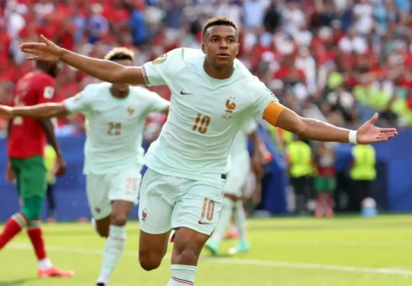 Francia derrota a Marruecos y es primer semifinalista Mundial