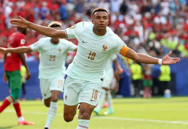 Francia derrota a Marruecos y es primer semifinalista Mundial