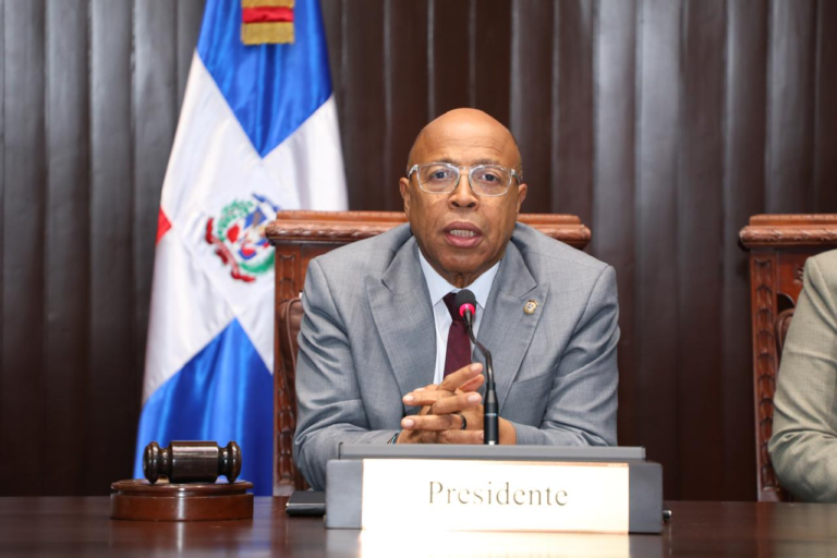 Pacheco convoca a sesión este sábado; conocerán informe de la Comisión Bicameral sobre propuestas de modificación al Código Penal