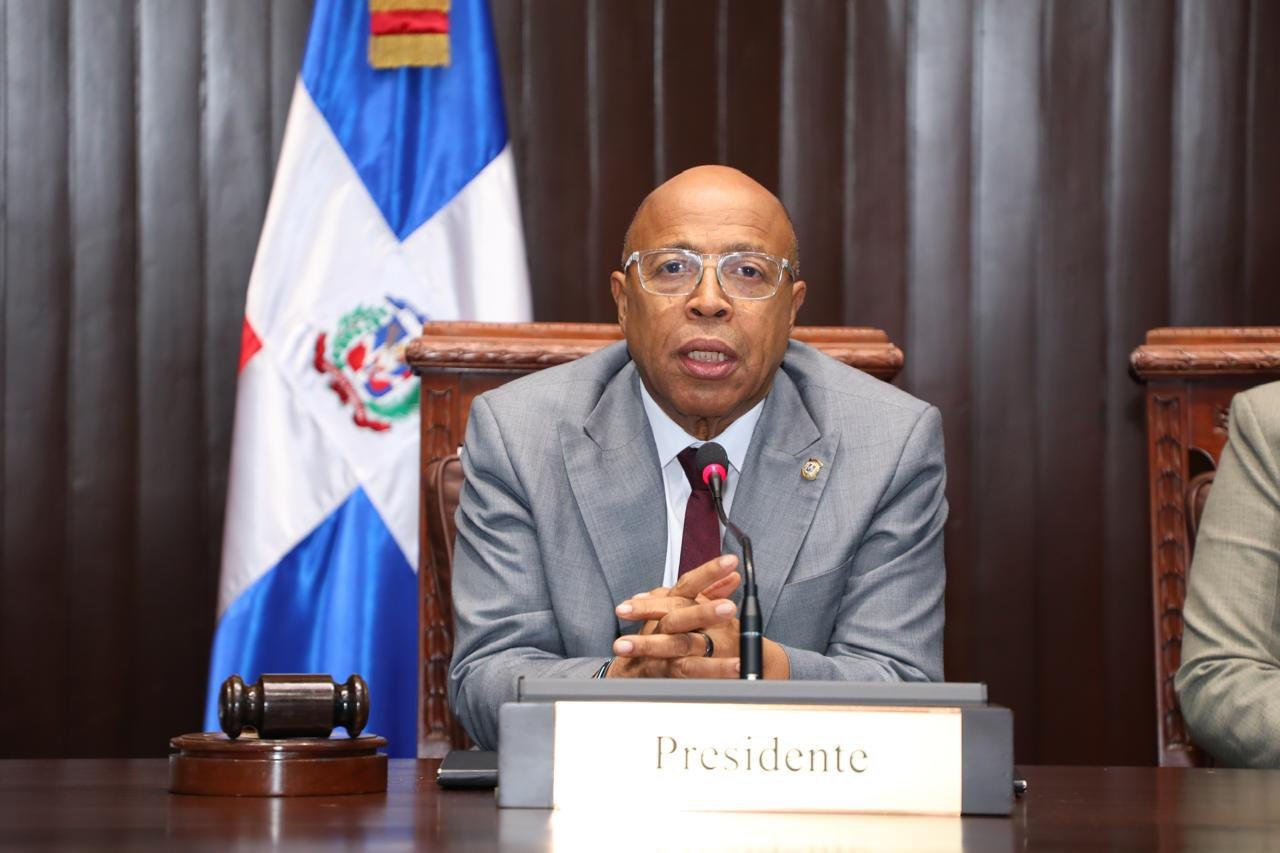 Pacheco convoca a sesión este sábado; conocerán informe de la Comisión Bicameral sobre propuestas de modificación al Código Penal