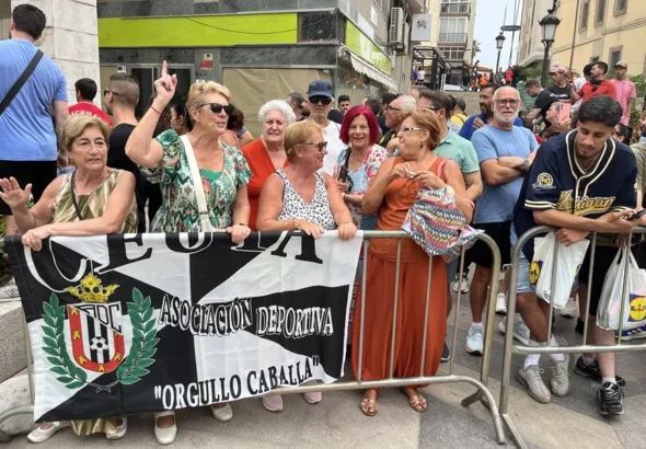Pedro Sánchez es recibido con abucheos y gritos de “dimisión” durante visita a Ceuta